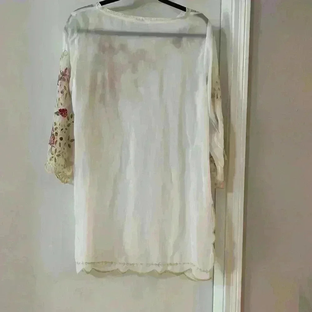 Johnny Was Belina Tunic White Floral Embroidered Top eyelet details - Picture 5 of 16